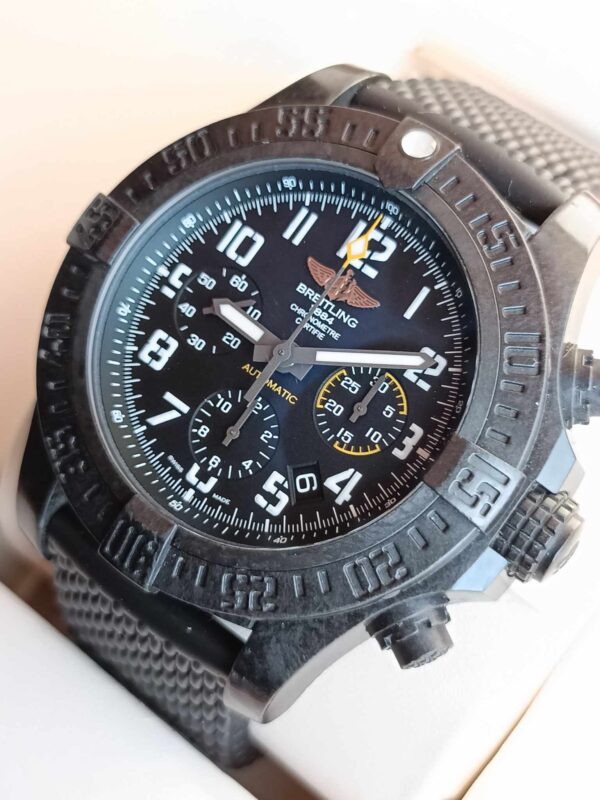 Breitling Avenger Hurricane 45mm - obrazek 3