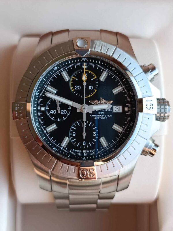 Breitling Avenger Chronograph - Image 2