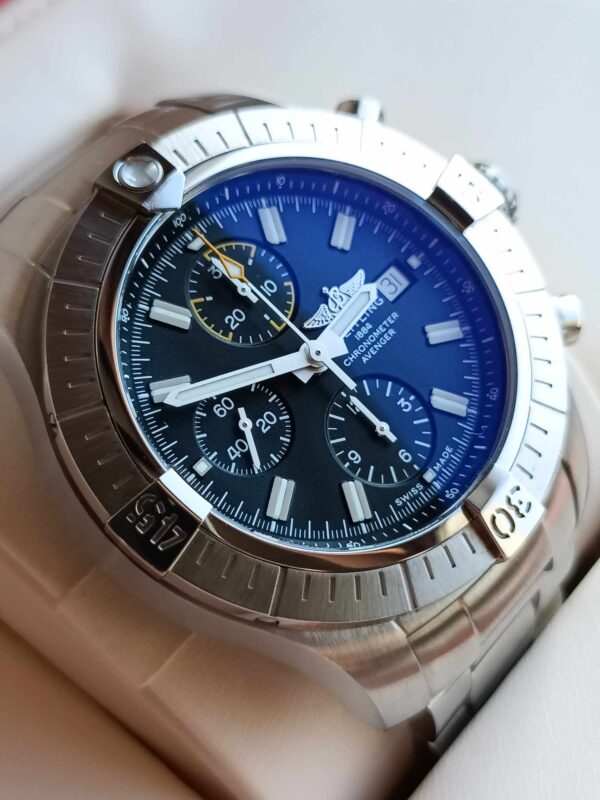 Breitling Avenger Chronograph - Image 4