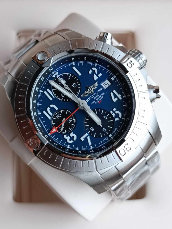 Breitling Avenger Chronograph GMT 45mm