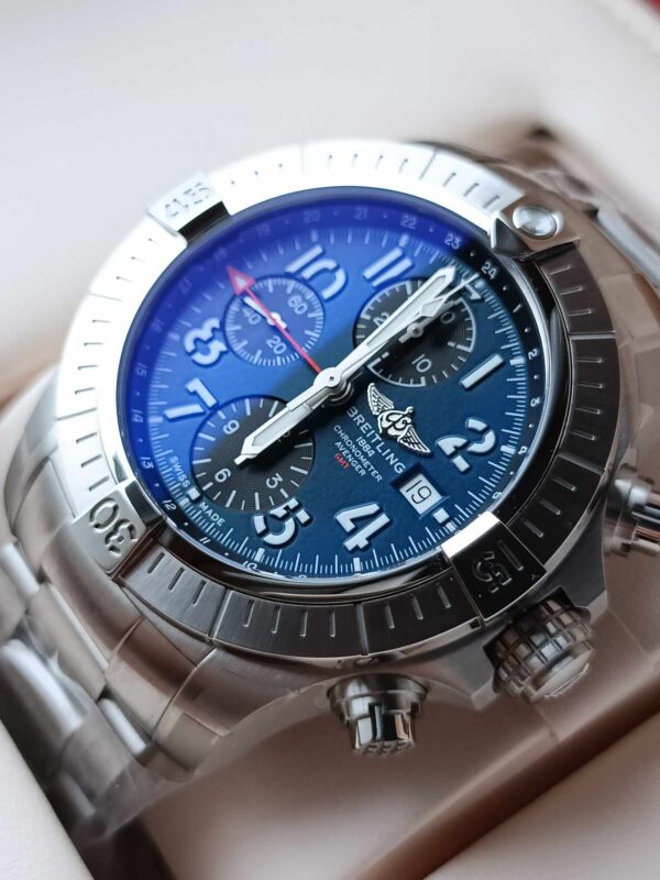 Breitling Avenger Chronograph GMT - obrazek 4