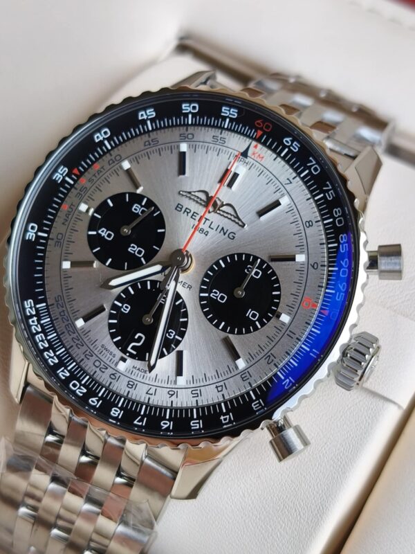 Breitling Navitimer B01 Chronograph 43 - obrazek 3