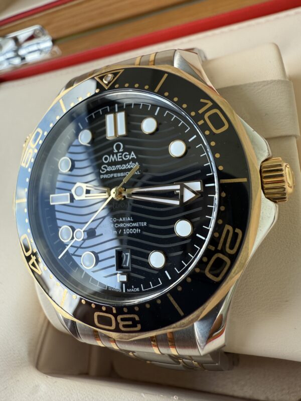Omega Seamaster Diver 300M (stal / żółte złoto 18K) - obrazek 3