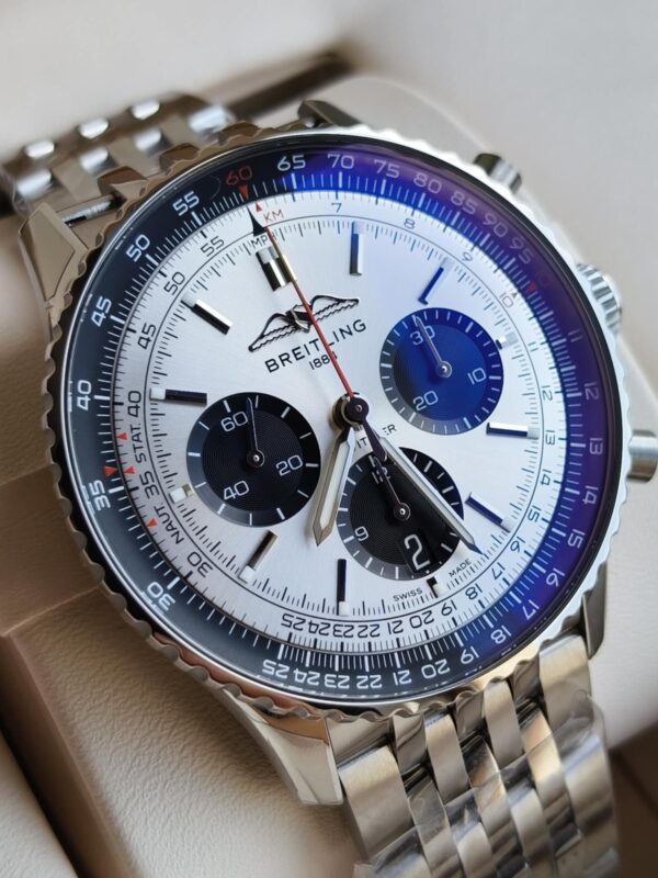 Breitling Navitimer B01 Chronograph 43 - obrazek 4