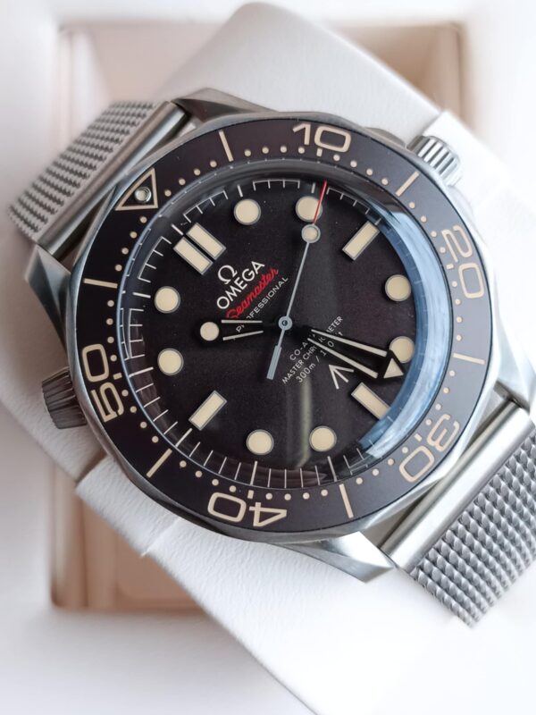 Omega Seamaster Diver 300M James Bond No Time To Die