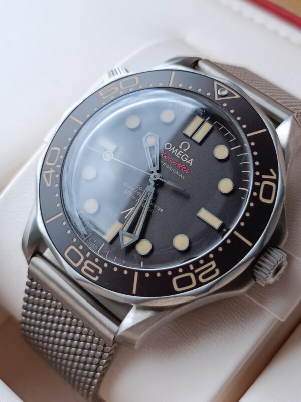 Omega Seamaster Diver 300M James Bond No Time To Die - obrazek 3