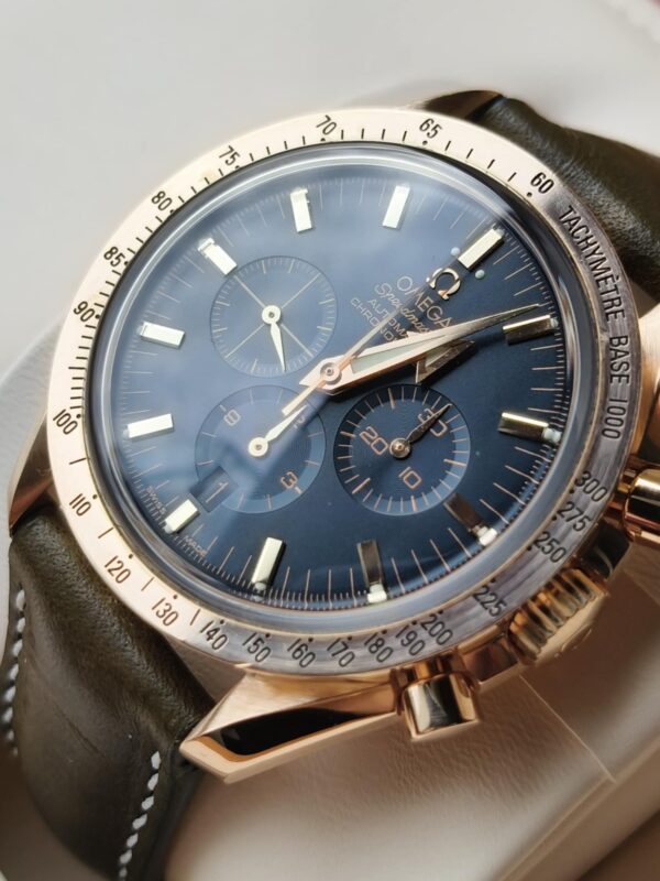 Omega Speedmaster Broad Arrow Rose Gold - Image 3
