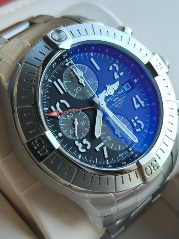 Breitling Avenger Chronograph GMT - Image 4