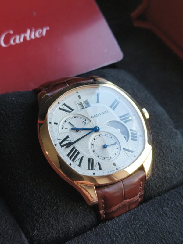 Cartier Drive de Cartier Large Date Retrograde Second Time Zone Day/Night - Image 7