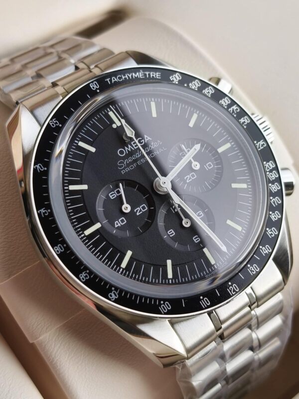 Omega Speedmaster Moonwatch - Image 4