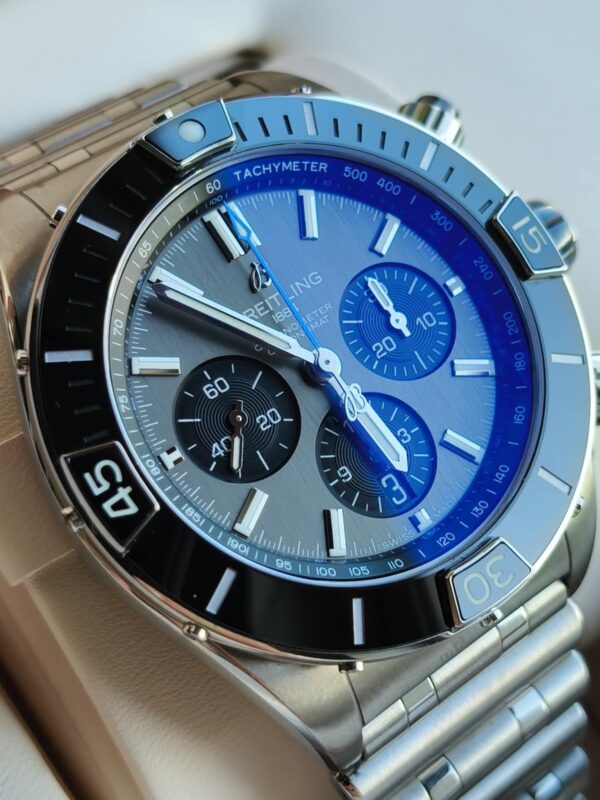 Breitling Super Chronomat B01 - Image 4
