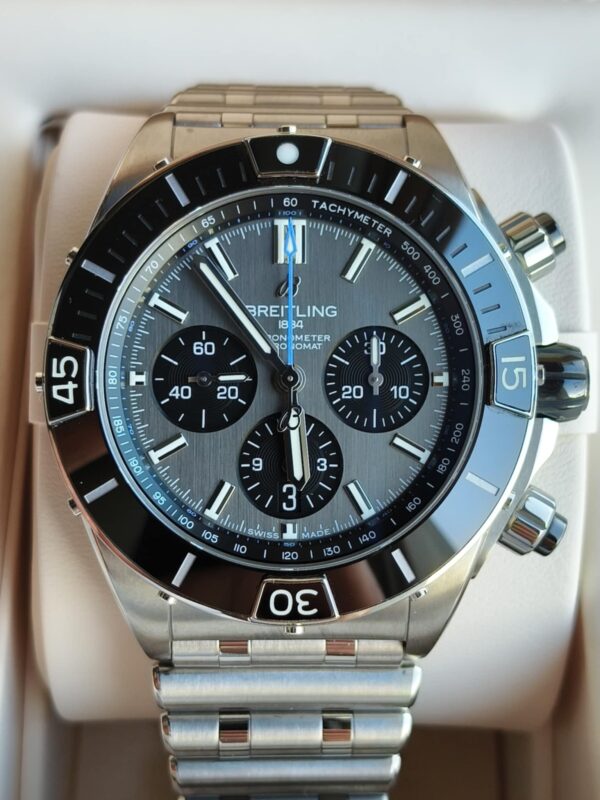 Breitling Super Chronomat B01 - Image 2