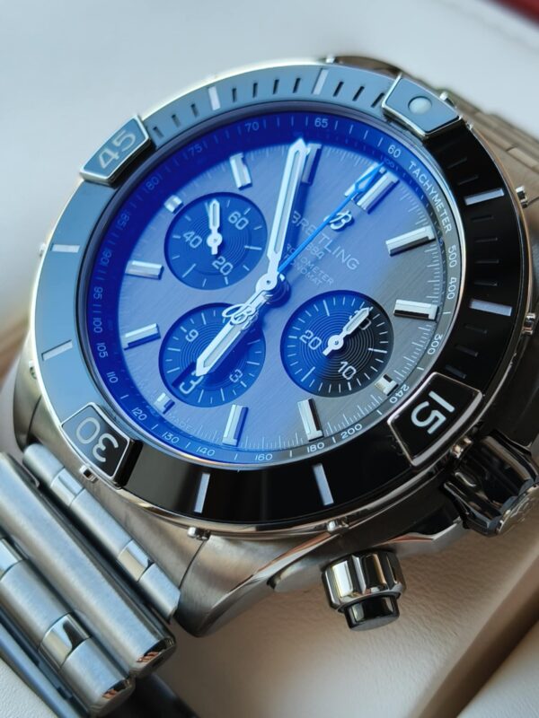 Breitling Super Chronomat B01 - Image 3